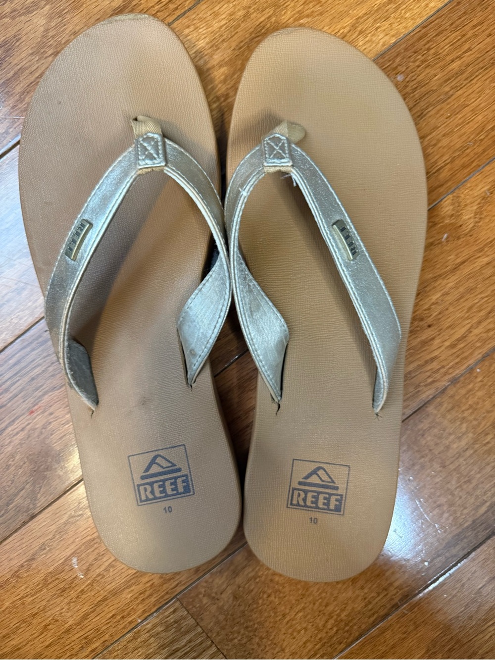 Reef Women's Tan Footbed with Metallic Gold Strap Flip Sandals